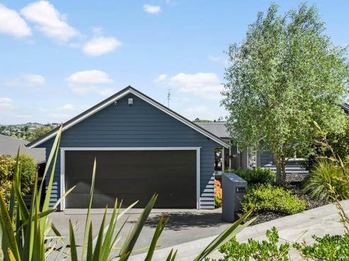 8 Knoll Rise, Pukekohe