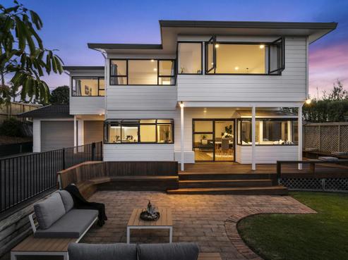 9 Halldene Terrace, Red Beach
