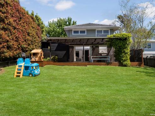 7 Dolbear Street, Titirangi