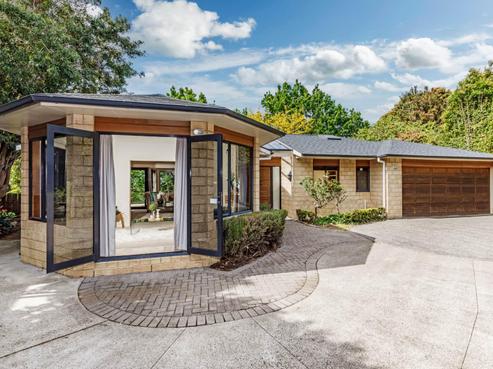 2/3 Sunset Road, Totara Vale