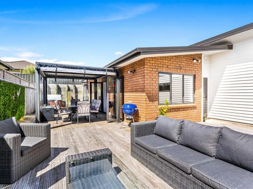 19 Sunstone Crescent, Brown Owl