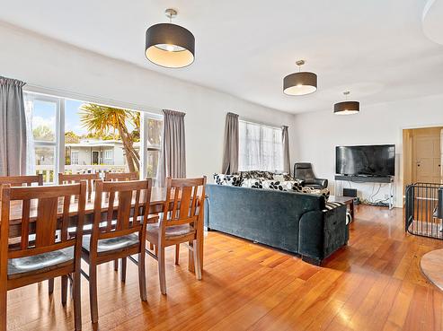 28A Derwent Crescent, Titirangi