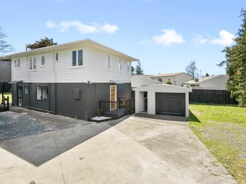 1/11 Rollerson Street, Papakura