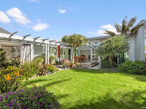 11 Farnell Place, Gulf Harbour