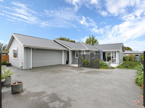 16 West Place, Greenmeadows