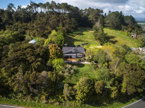 19 Attwood Road, Paremoremo