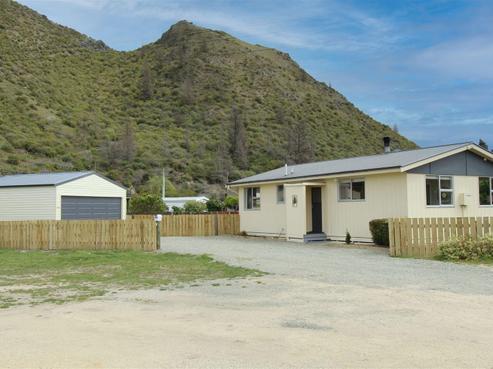 6 Grey Street, Kurow