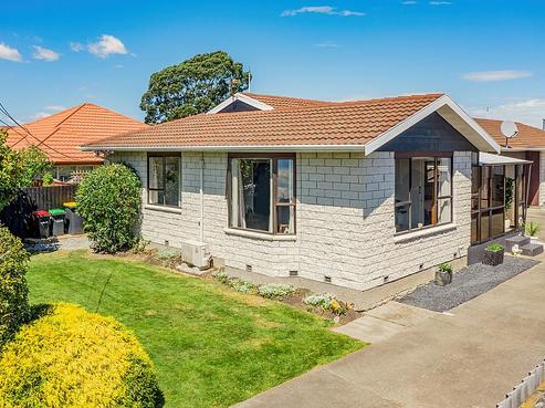 1/135 Sawyers Arms Road, Northcote