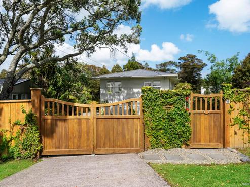 34 South Lynn Road, Titirangi