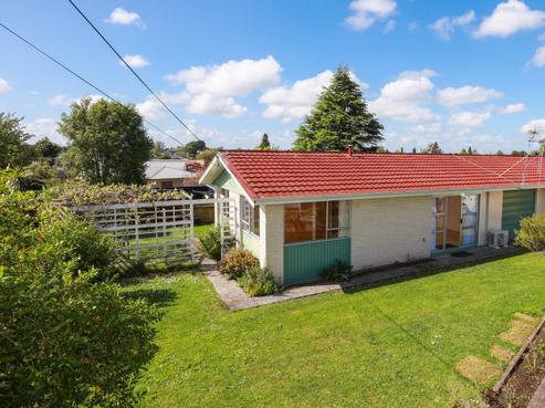 69 Tuhikaramea Road, Dinsdale