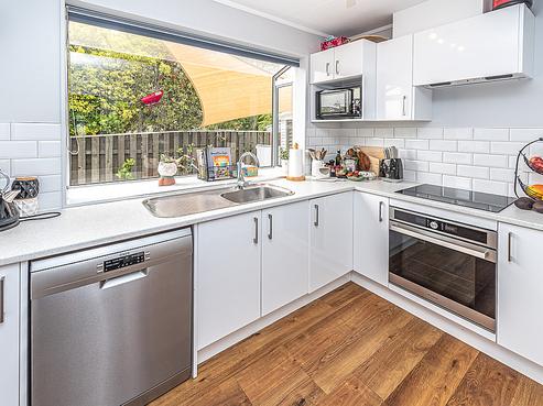 71 Lincoln Road, Springvale