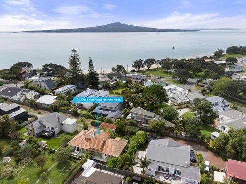 19A Old Lake Road, Narrow Neck