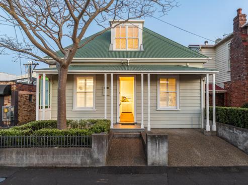16 Wynyard Street, Devonport