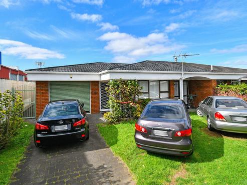 2/14 Puhinui Road, Manukau