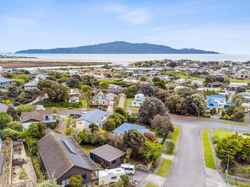 4 Pine Ridge Terrace, Waikanae Beach