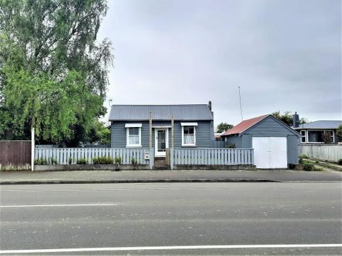 371 Botanical Road, West End
