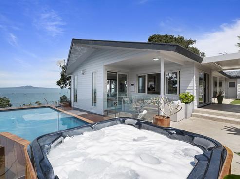 24 Tui Street, Torbay