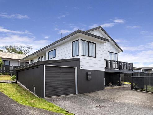 9A Coubray Place, Botany Downs