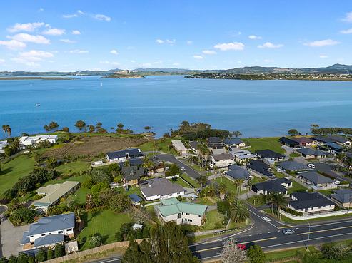 1 May Grove Lane, Tamaterau