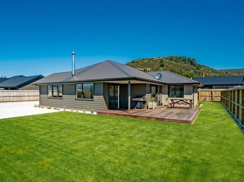 6 Toru Street, Albert Town