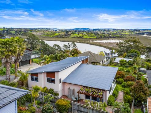 74 Rivervale Grove, Stanmore Bay