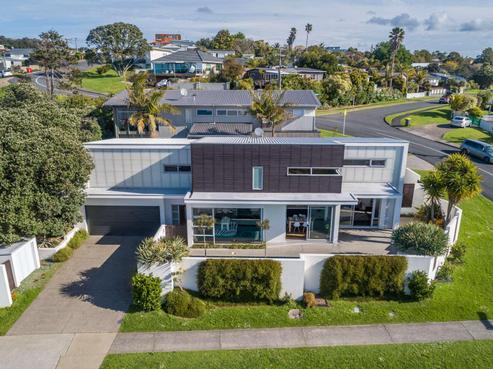 76 Bay Street, Red Beach