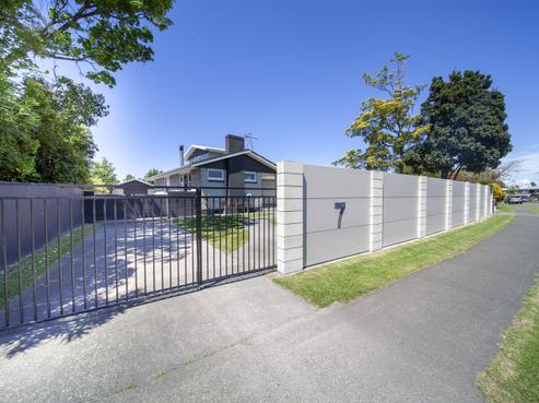 7 Downing Avenue, Pirimai
