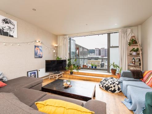 258/21 Left Bank, Te Aro