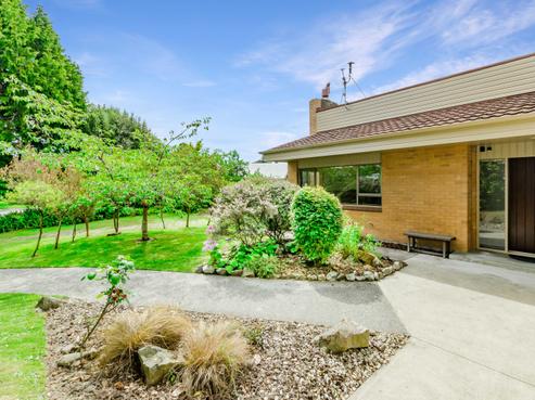 15 Fleetwood Grove, Waikanae