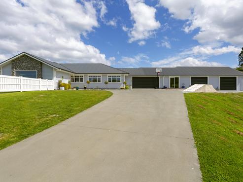 97 Loch Views Road, Acacia Bay