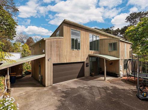 11A Woodfern Crescent, Titirangi