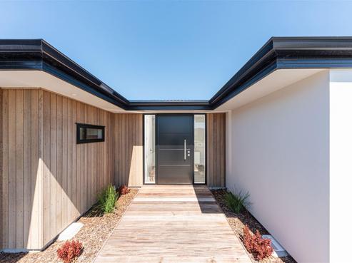 36 Russ Drive, Lincoln