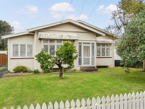 8 Alberta Street, Point Chevalier