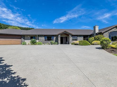 33 Eucalyptus Way, Paraparaumu
