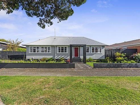 8 Holland Street, Glenholme