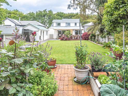 11 Halswell Street, Whanganui Central