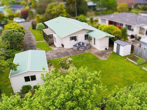 8 Leybourne Avenue, Waikanae