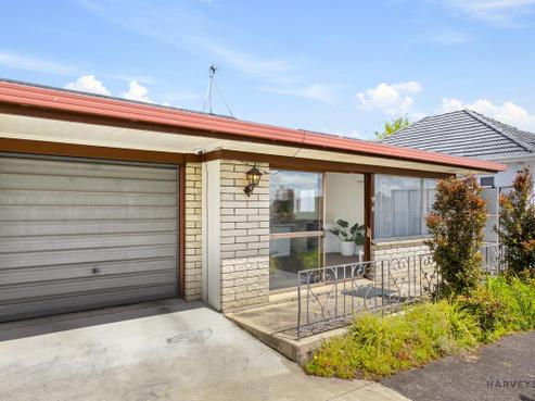 2/56 Te Atatu Road, Te Atatu South