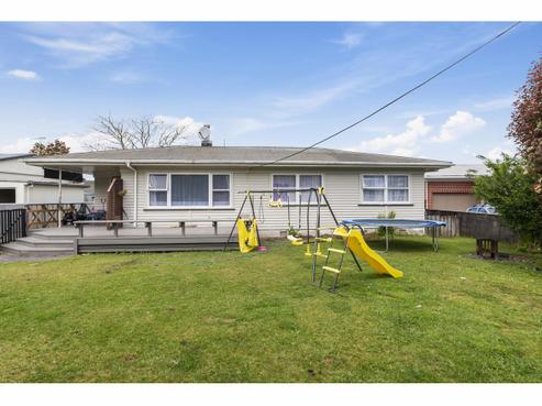 62 Sunset Road, Mangakakahi