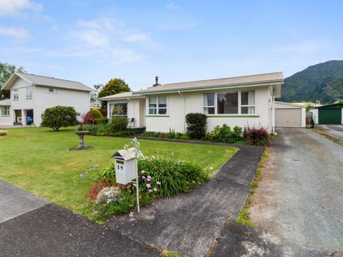 19 Churchill Avenue, Te Aroha