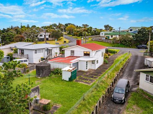 15 Matai Road, Stanmore Bay