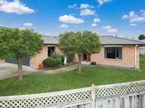 17 Blairgowrie Place, Rototuna North