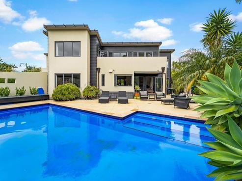 32 English Oak Drive, Schnapper Rock