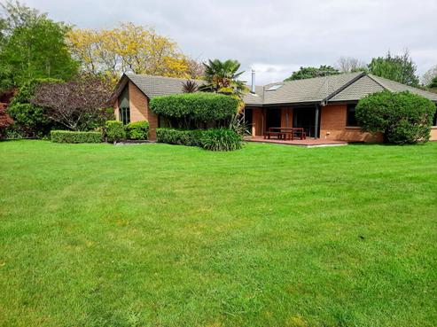 42 Cowley Drive, Leamington