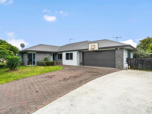 1 Caesar Roose Drive, Glenview