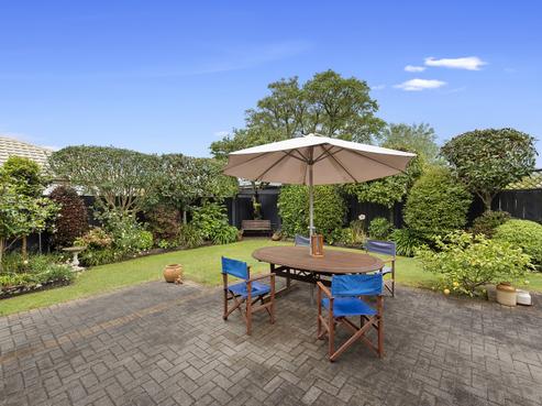 7 Castlewold Place, Huntington