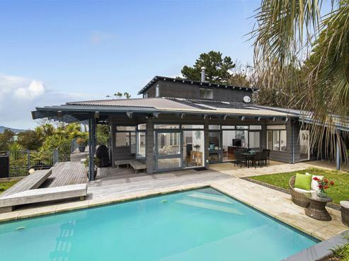 3/130 Beach Road, Castor Bay
