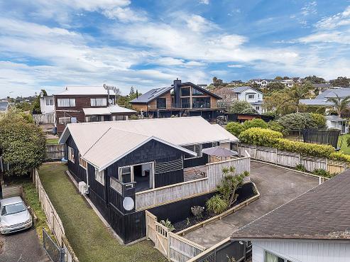 2/108 Awaruku Road, Torbay