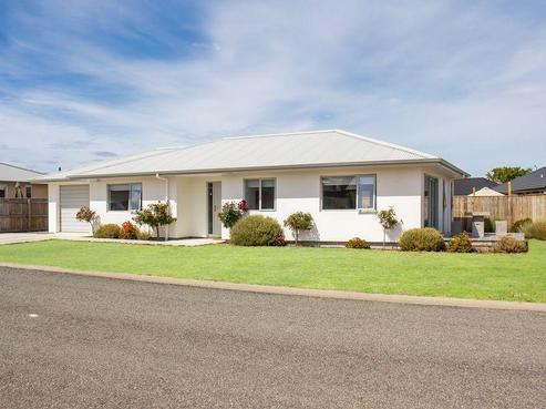 18 Tarata Grove, Masterton