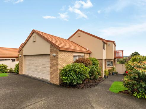 120 Awaroa Road, Sunnyvale